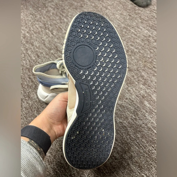 Reebox Women’s  Beige Running Shoes - Picture 4 of 6